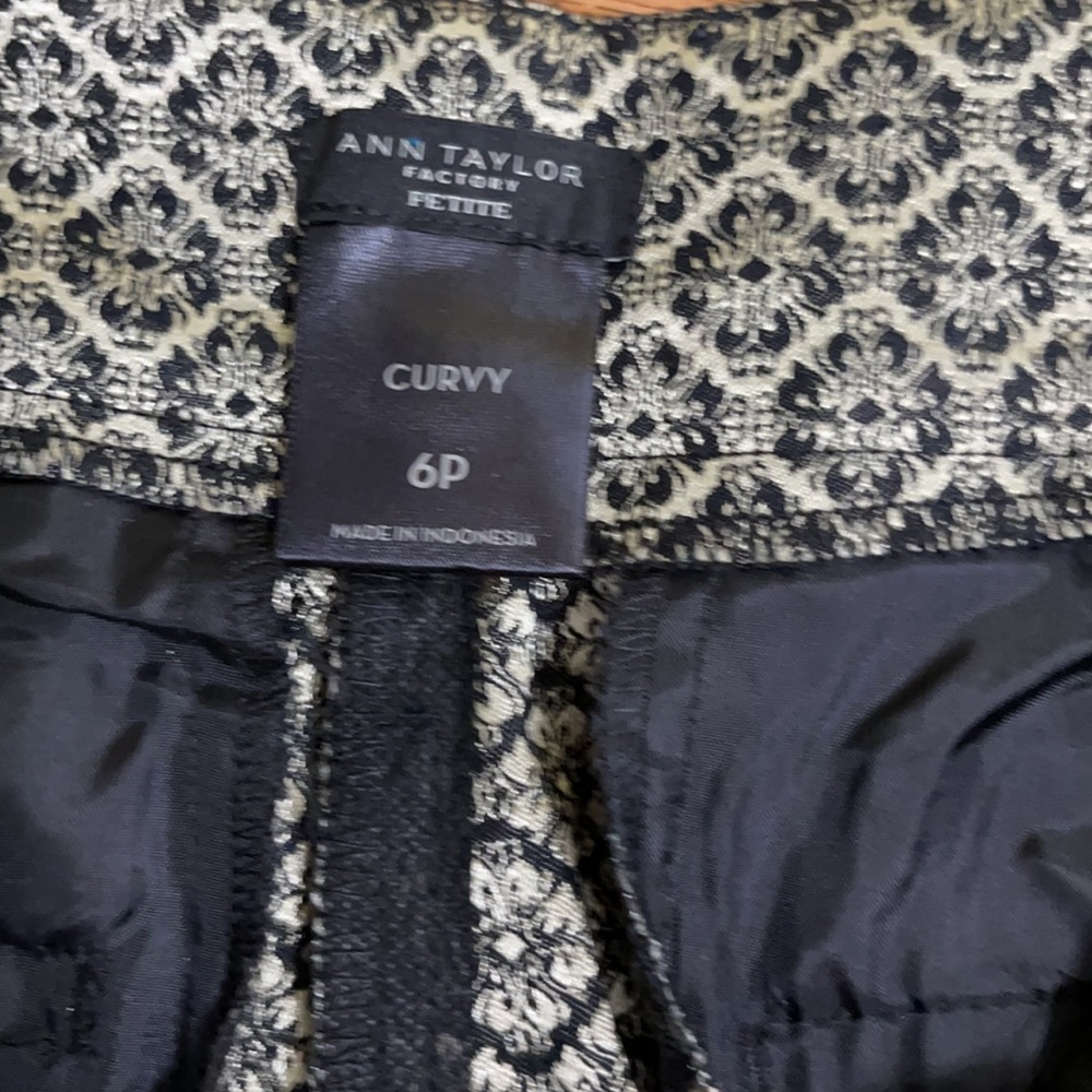 Ladies slacks - Picture 2 of 2